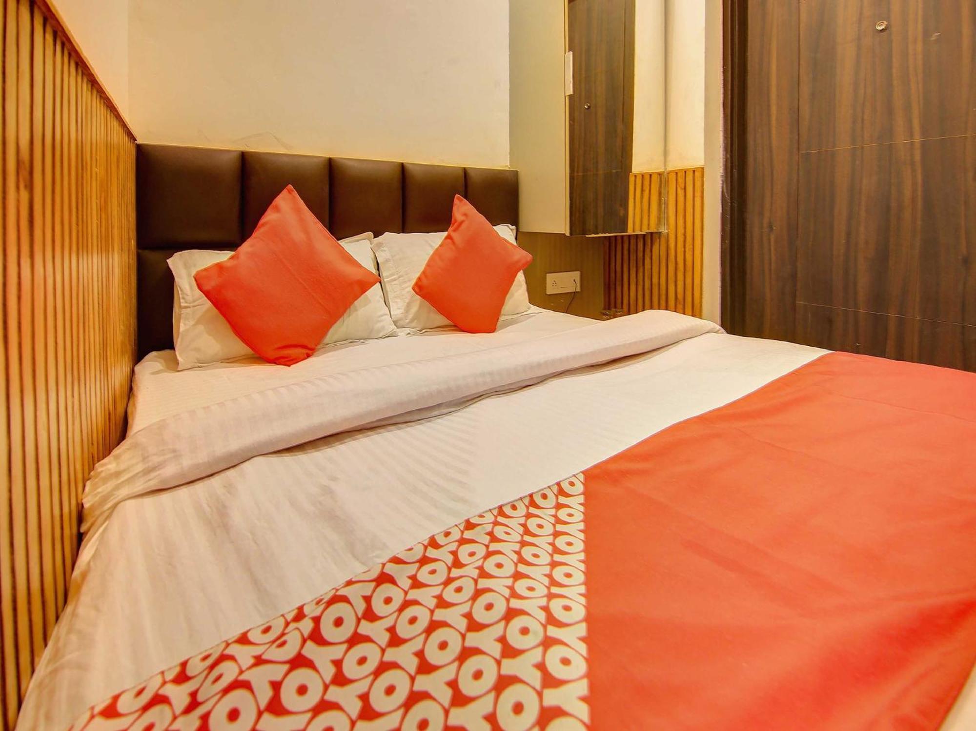 Hotel O Shri Sai Delhi  Exteriör bild