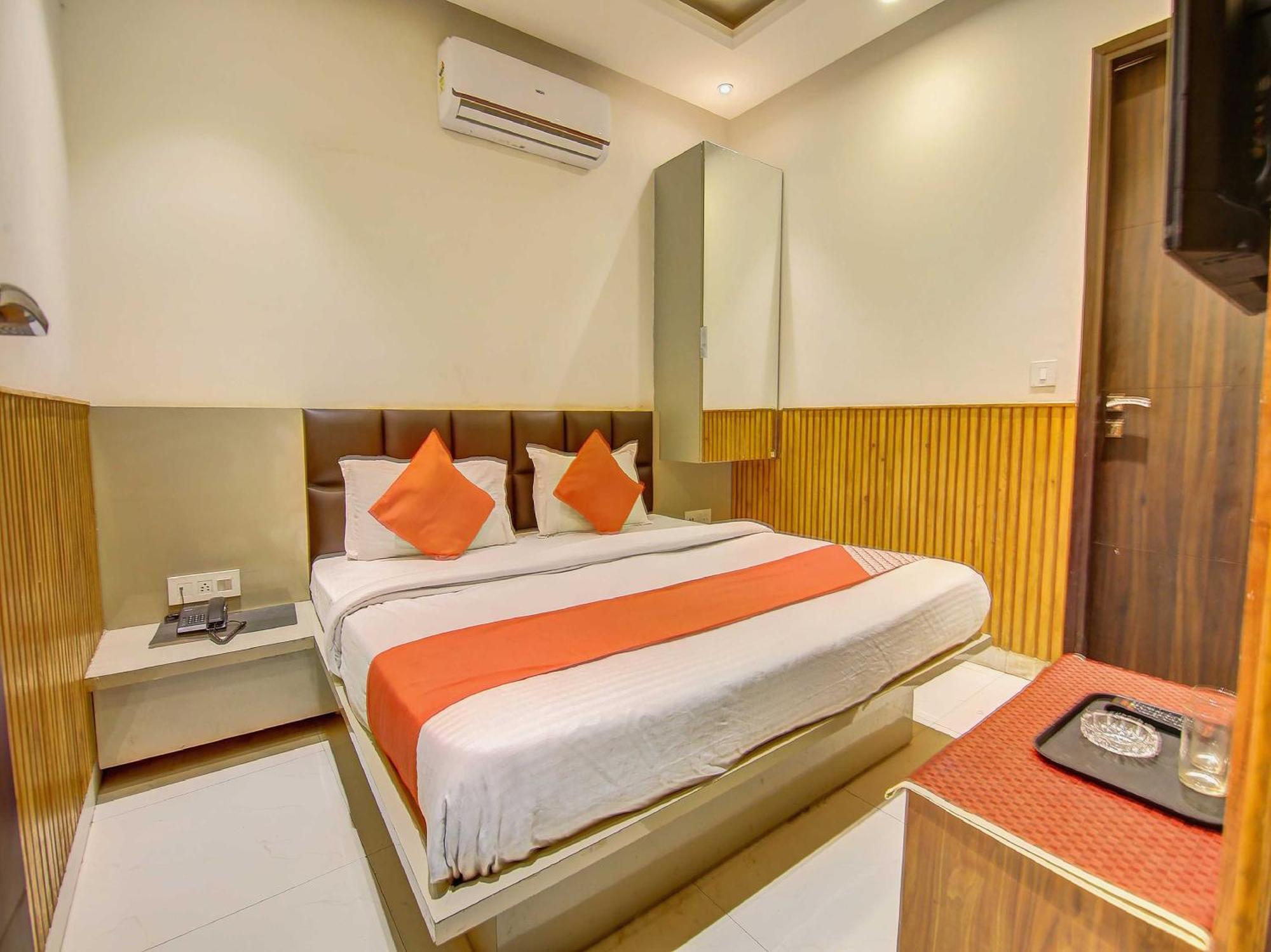 Hotel O Shri Sai Delhi  Exteriör bild