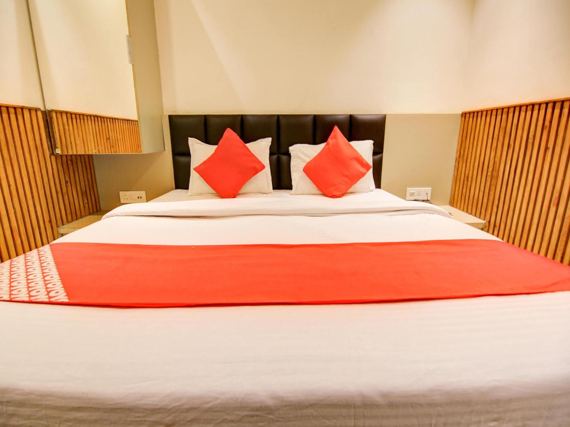 Hotel O Shri Sai Delhi  Exteriör bild