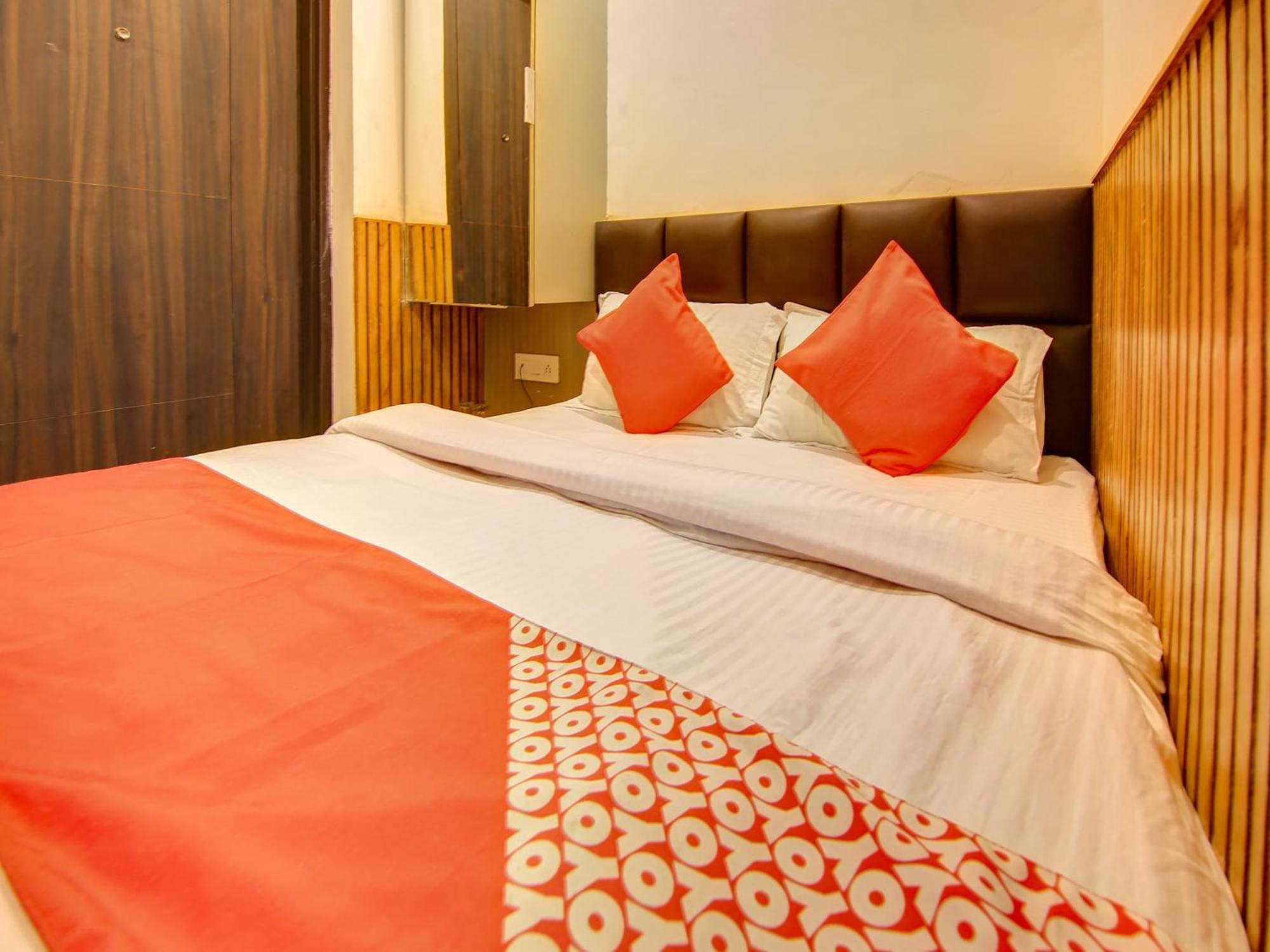 Hotel O Shri Sai Delhi  Exteriör bild