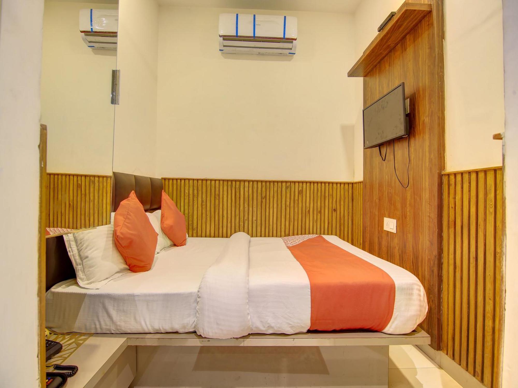 Hotel O Shri Sai Delhi  Exteriör bild